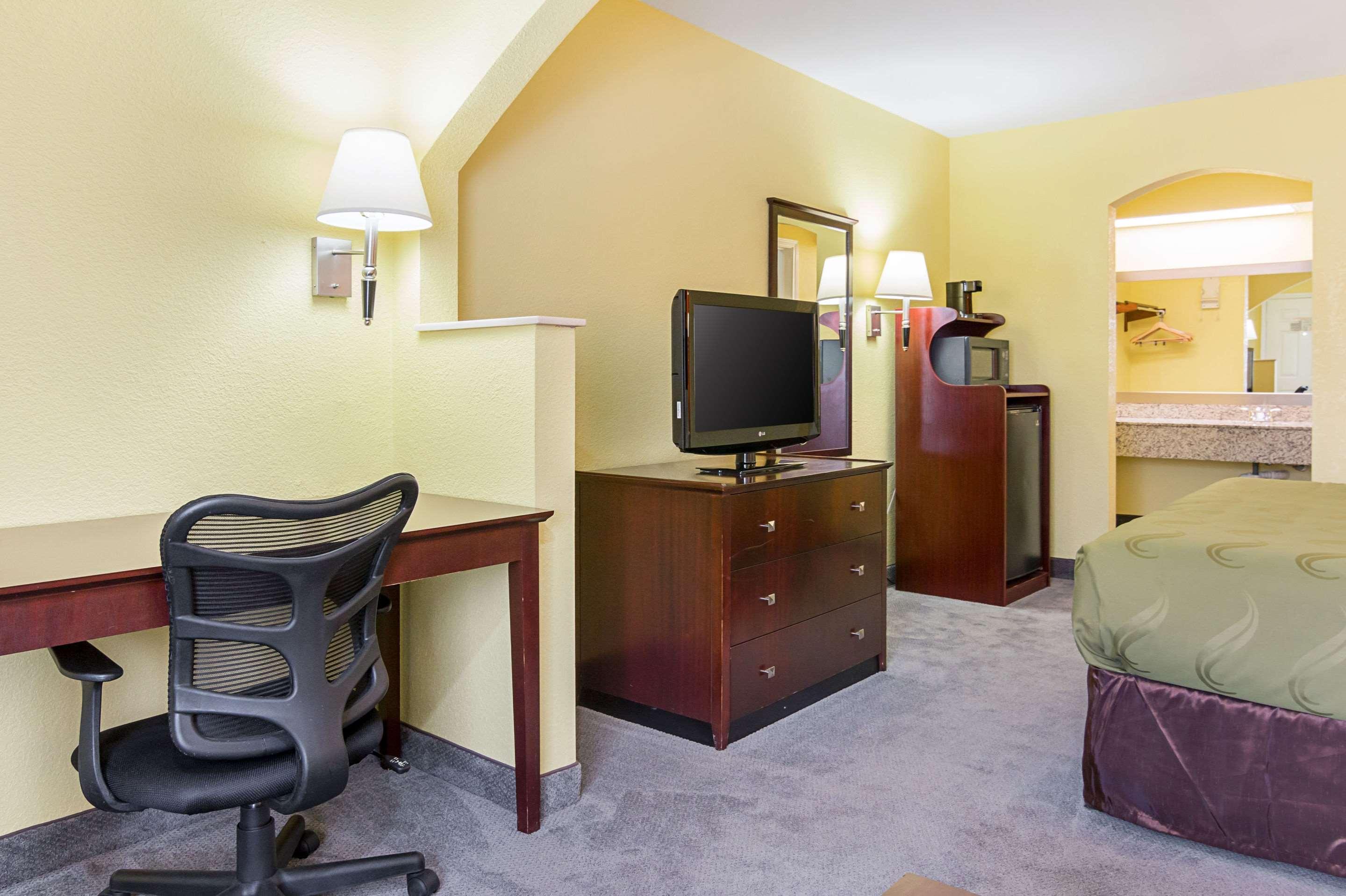 Quality Inn Carthage Экстерьер фото