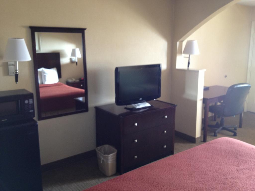 Quality Inn Carthage Номер фото