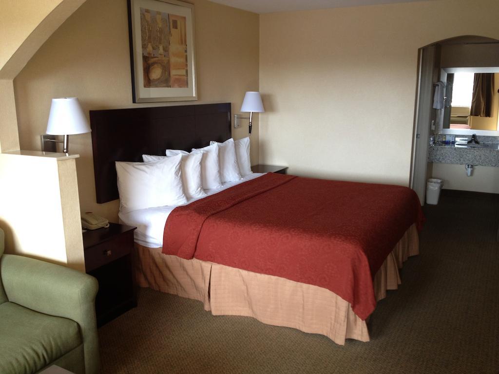 Quality Inn Carthage Номер фото